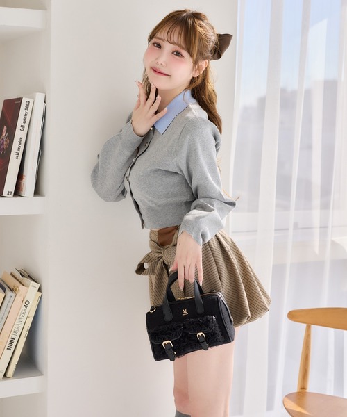 one after another NICE CLAUP(ワンアフターアナザーナイスクラップ)の「配色えりゴールドボタンニット(ニット/セーター・レディース・ピンク/サックスブルー/ブラック/グレー/オフホワイト・FREE)」の7枚目の写真