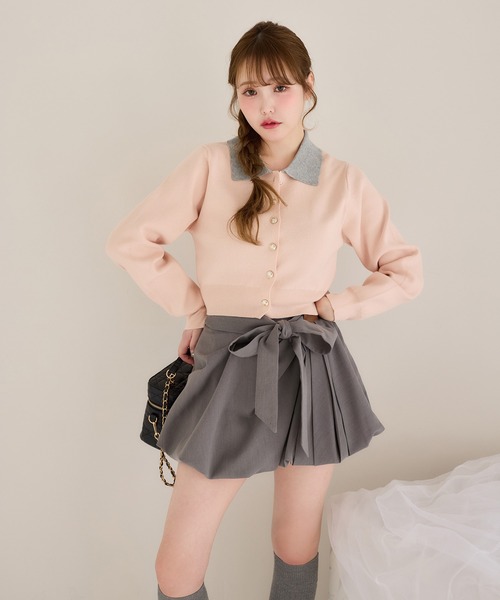 one after another NICE CLAUP(ワンアフターアナザーナイスクラップ)の「配色えりゴールドボタンニット(ニット/セーター・レディース・ピンク/サックスブルー/ブラック/グレー/オフホワイト・FREE)」の11枚目の写真