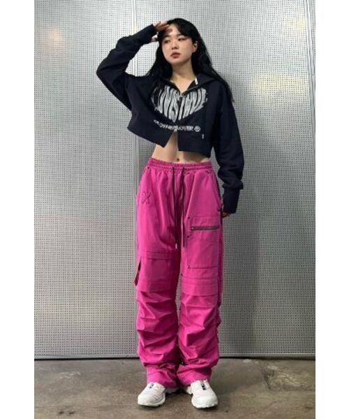 LUVISTRUE(ラヴイズトゥルー)の「CH 2-WAY CROP HOOD ZIP UP(NAVY)(パーカー・レディース・その他・FREE)」の4枚目の写真