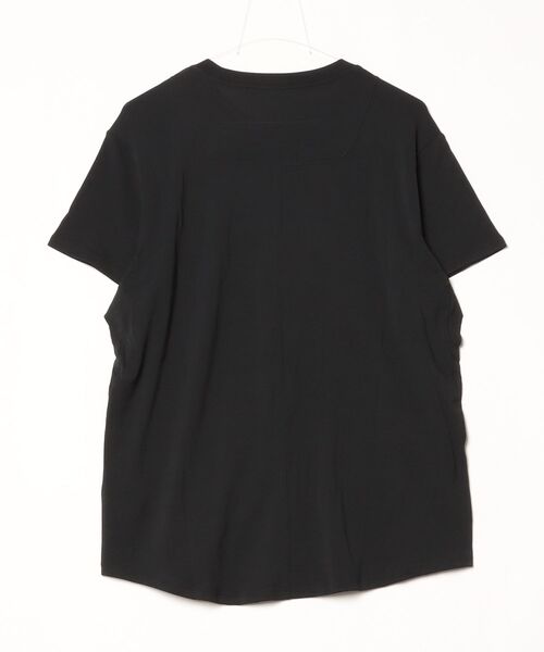 NIKE(ナイキ)の「ナイキ NIKE ナイキ ワン リラックスド DF S/S トップ(Tシャツ/カットソー・レディース・ブラック・S/M/L/XL)」の2枚目の写真