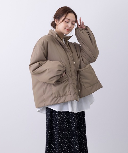 MARAI(マーライ)の「スタンドカラーブルゾンジャケット 撥水 花粉リリース加工(ブルゾン・レディース・ブラック/モカ/カーキ・フリー)」の2枚目の写真