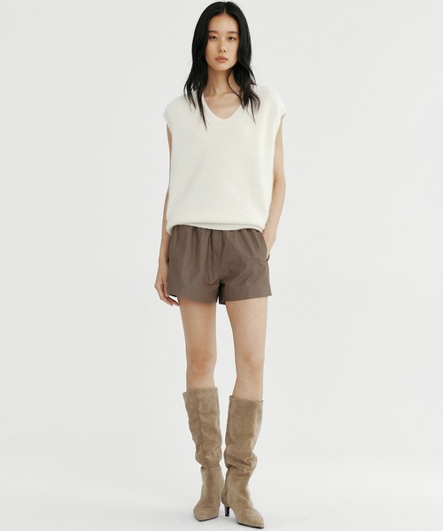 Bie(ビエ)の「シンセティックレザー ショートパンツ(その他パンツ・レディース・ライトイエロー/ブラウン・M/S/L)」の15枚目の写真