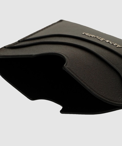 Acne Studios(アクネストゥディオズ)の「FN-UX-SLGS000287(カードケース・レディース・ダークブラウン・ONE SIZE)」の4枚目の写真