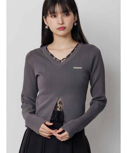 MURUA（ムルーア）の「レースレイヤードVネックニット（ニット/セーター・レディース・グレー/イエロー/ブラック・FREE）」の2枚目の写真