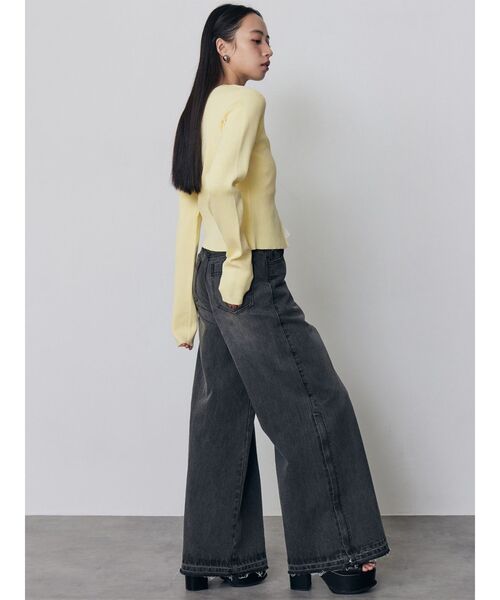 MURUA（ムルーア）の「レースレイヤードVネックニット（ニット/セーター・レディース・グレー/イエロー/ブラック・FREE）」の11枚目の写真