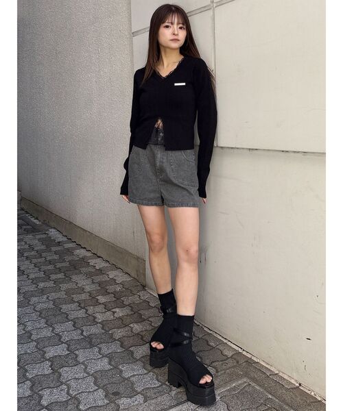 MURUA（ムルーア）の「レースレイヤードVネックニット（ニット/セーター・レディース・グレー/イエロー/ブラック・FREE）」の15枚目の写真