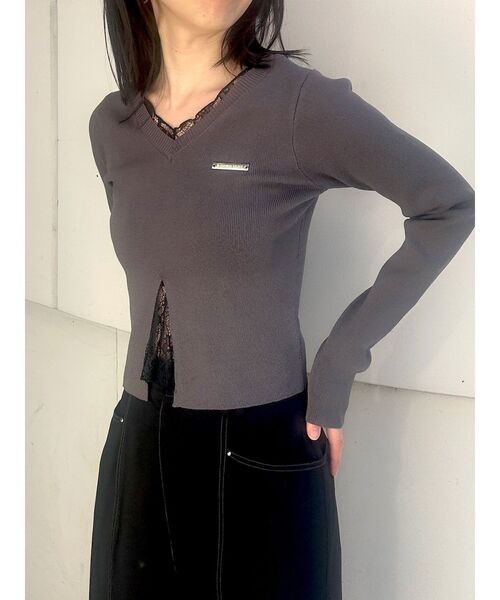 MURUA（ムルーア）の「レースレイヤードVネックニット（ニット/セーター・レディース・グレー/イエロー/ブラック・FREE）」の17枚目の写真