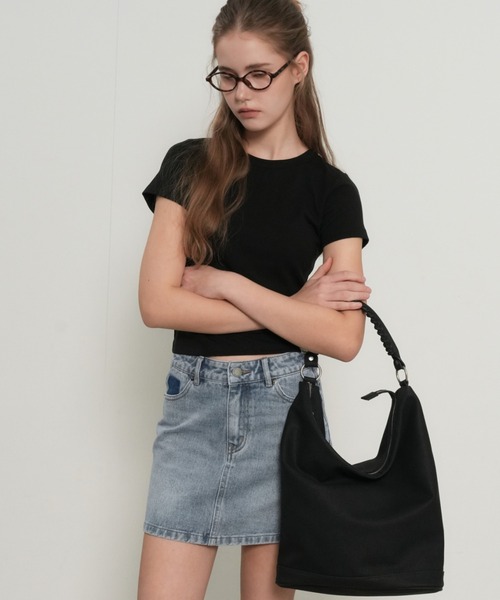 GENERAL IDEA（ジェネラルアイデア）の「【GENERAL IDEA】マンデーホーボーバッグ / monday hobo bag（ショルダーバッグ・レディース・ブラウン/ブラック・FREE）」の4枚目の写真