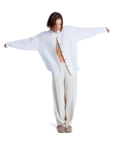 ROXY（ロキシー）の「ROXY ウィメンズ MORNING SHINE 長袖シャツ 【2026年春夏モデル】/ロキシーコットンダブルガーゼ風長袖シャツ（シャツ/ブラウス・レディース・ホワイト系その他・SMALL/MEDIUM）」の6枚目の写真