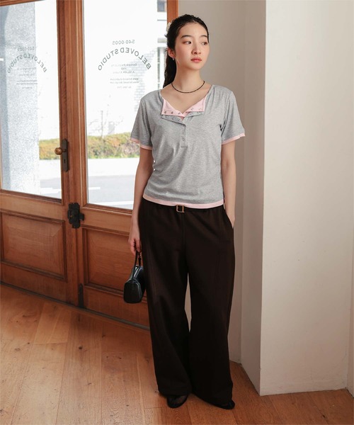 miette(ミエット)の「レイヤード風ヘンリーネック半袖トップス(Tシャツ/カットソー・レディース・レッド/オートミール/グレー/ブラック・L/M/S)」の13枚目の写真