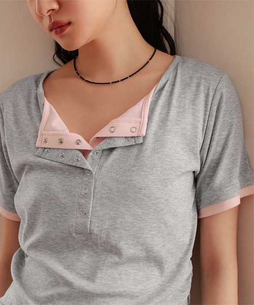 miette(ミエット)の「レイヤード風ヘンリーネック半袖トップス(Tシャツ/カットソー・レディース・レッド/オートミール/グレー/ブラック・L/M/S)」の14枚目の写真