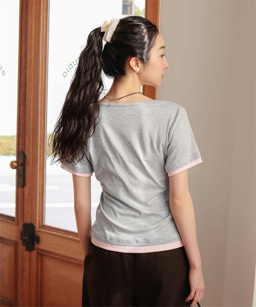 miette(ミエット)の「レイヤード風ヘンリーネック半袖トップス(Tシャツ/カットソー・レディース・レッド/オートミール/グレー/ブラック・L/M/S)」の16枚目の写真