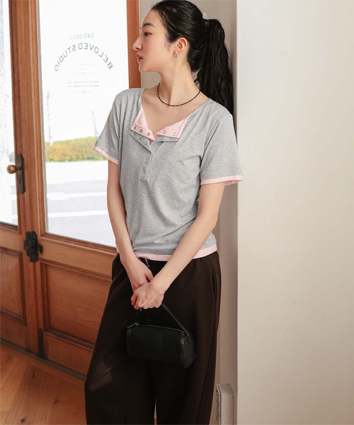 miette(ミエット)の「レイヤード風ヘンリーネック半袖トップス(Tシャツ/カットソー・レディース・レッド/オートミール/グレー/ブラック・L/M/S)」の18枚目の写真