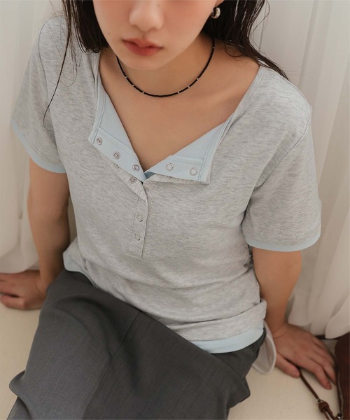 miette(ミエット)の「レイヤード風ヘンリーネック半袖トップス(Tシャツ/カットソー・レディース・レッド/オートミール/グレー/ブラック・L/M/S)」の21枚目の写真