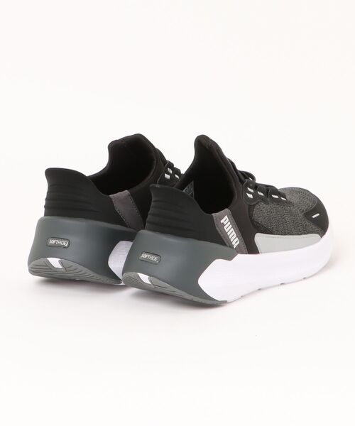 PUMA(プーマ)の「【PUMA】ソフトR シンメトリー EASE IN(スニーカー・メンズ・ブラック・28.0cm/27.5cm/27.0cm/26.5cm/26.0cm/25.5cm)」の2枚目の写真