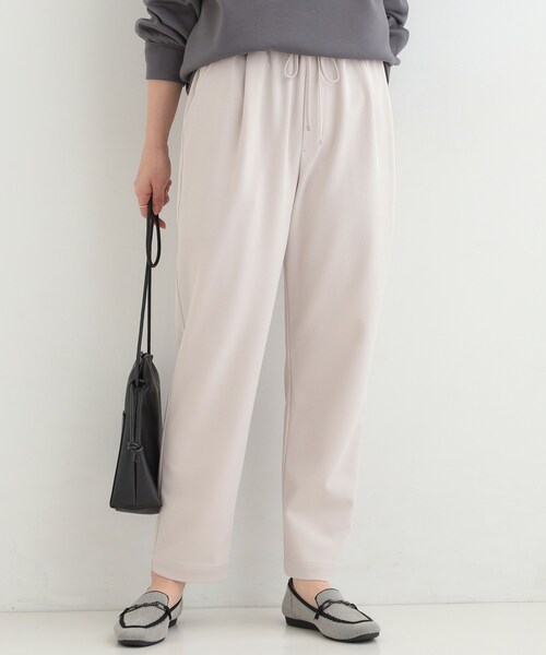 SHOO・LA・RUE(シューラルー)の「【SS-LL/洗濯後しわになりにくい】スマートに見えるイージーテーパードパンツ(その他パンツ・レディース・ブラック/ライトベージュ/ベビーピンク/グリーン/ネイビー・10/03/04/02/01)」の2枚目の写真