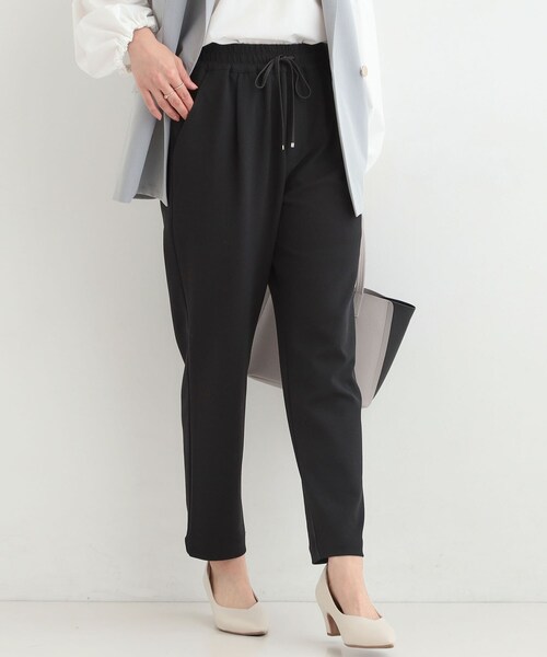 SHOO・LA・RUE(シューラルー)の「【SS-LL/洗濯後しわになりにくい】スマートに見えるイージーテーパードパンツ(その他パンツ・レディース・ブラック/ライトベージュ/ベビーピンク/グリーン/ネイビー・10/03/04/02/01)」の1枚目の写真