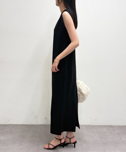 LOUNGEDRESS(ラウンジドレス)の「【@iristagramuuコラボ】ショルダータックワンピース(ワンピース・レディース・ブラック・MEDIUM/SMALL/X-SMALL)」の13枚目の写真