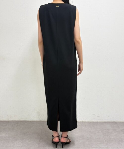 LOUNGEDRESS(ラウンジドレス)の「【@iristagramuuコラボ】ショルダータックワンピース(ワンピース・レディース・ブラック・MEDIUM/SMALL/X-SMALL)」の4枚目の写真