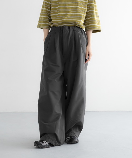 LOWRYS FARM(ローリーズファーム)の「SETUP可能【LFM(U)】DRYMIXタックバルーンパンツ 658954(デニムパンツ・メンズ・ブラック/ネイビー/ベージュ/チャコールグレー・LARGE/MEDIUM)」の3枚目の写真