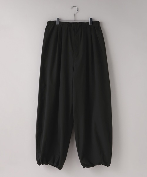 LOWRYS FARM(ローリーズファーム)の「SETUP可能【LFM(U)】DRYMIXタックバルーンパンツ 658954(デニムパンツ・メンズ・ブラック/ネイビー/ベージュ・LARGE/MEDIUM)」の1枚目の写真