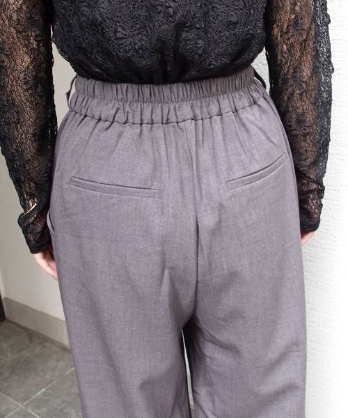 CORNERS（コーナーズ）の「タックスラックスパンツ（スラックス・レディース・ブラック/グレー・M）」の9枚目の写真
