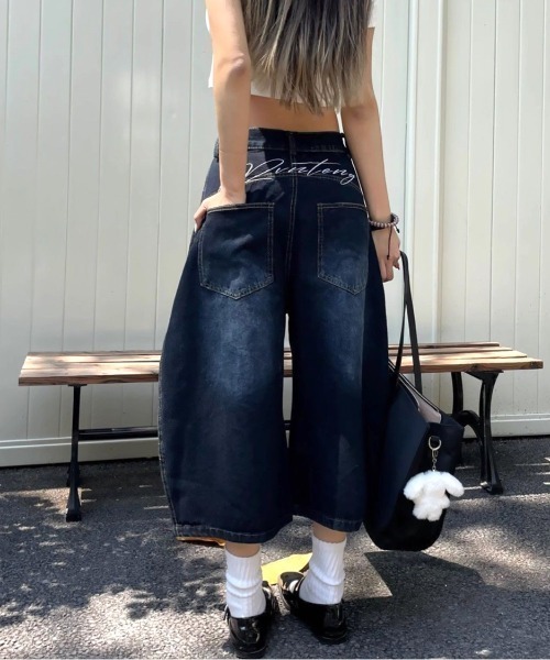 SHEENA(シーナ)の「バック刺繍ロゴデニムワイドハーフパンツ(デニムパンツ・レディース・インディゴブルー・S/M/L)」の4枚目の写真