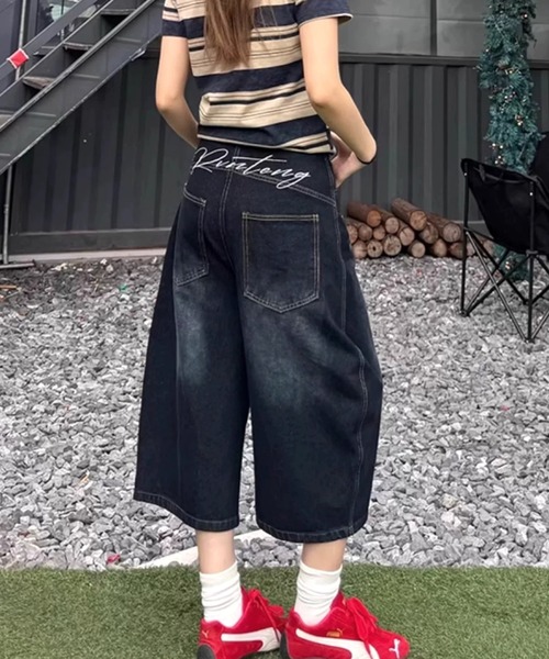 SHEENA(シーナ)の「バック刺繍ロゴデニムワイドハーフパンツ(デニムパンツ・レディース・インディゴブルー・S/M/L)」の11枚目の写真