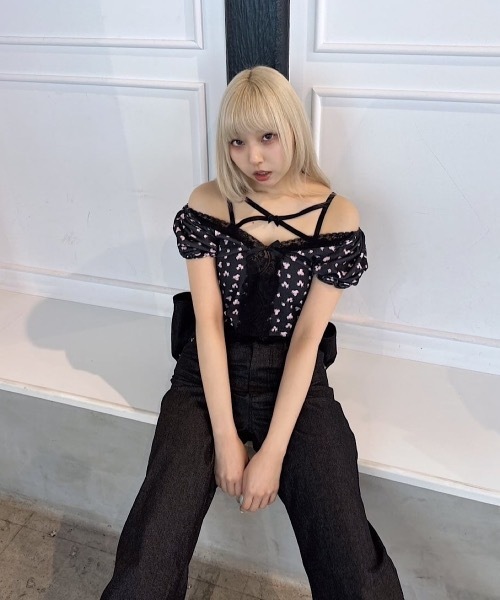 lilLilly（リルリリー）の「フラワーレーストップス（Tシャツ/カットソー・レディース・ホワイト/ブラック・FREE）」の10枚目の写真