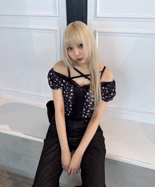 lilLilly（リルリリー）の「フラワーレーストップス（Tシャツ/カットソー・レディース・ホワイト/ブラック・FREE）」の12枚目の写真