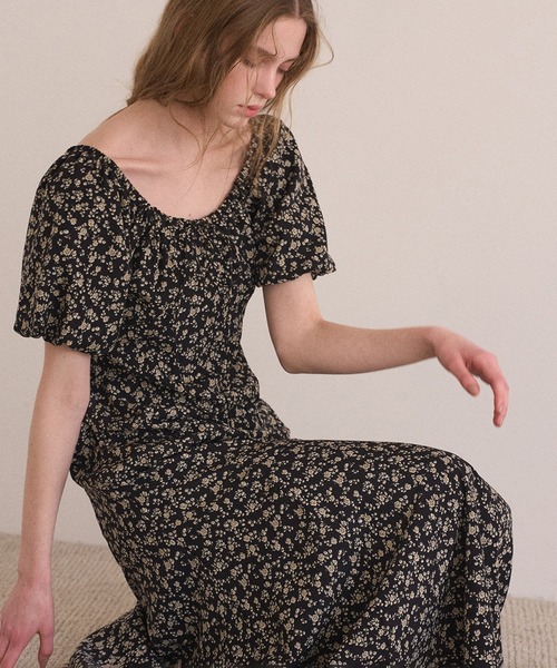 MIELI INVARIANT(ミエリインヴァリアント)の「ANNETTE Floral Puff Dress(ワンピース・レディース・ブラウン系その他/ブラック系その他・FREE)」の1枚目の写真