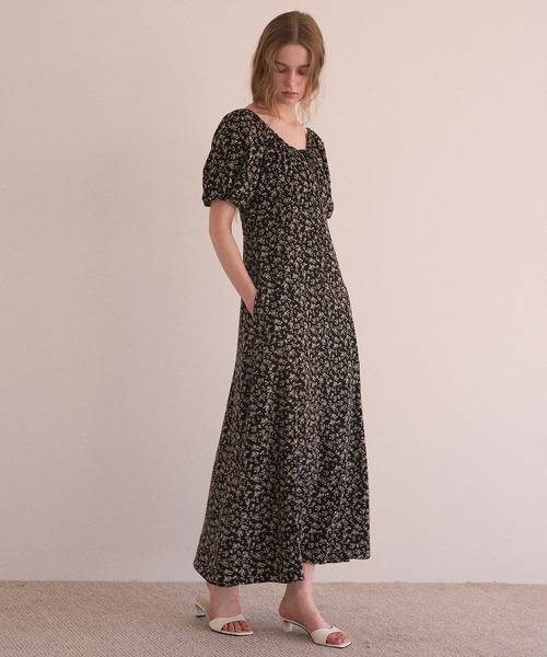 MIELI INVARIANT(ミエリインヴァリアント)の「ANNETTE Floral Puff Dress(ワンピース・レディース・ブラウン系その他/ブラック系その他・FREE)」の9枚目の写真