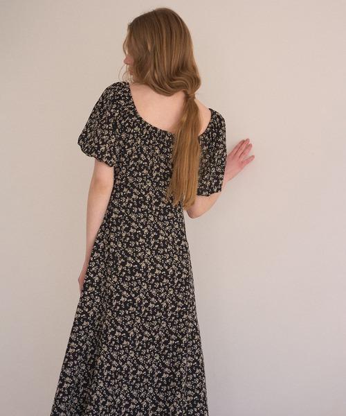 MIELI INVARIANT(ミエリインヴァリアント)の「ANNETTE Floral Puff Dress(ワンピース・レディース・ブラウン系その他/ブラック系その他・FREE)」の5枚目の写真