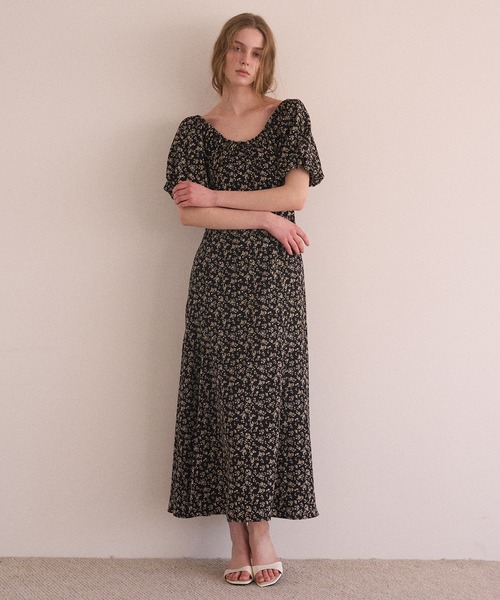 MIELI INVARIANT(ミエリインヴァリアント)の「ANNETTE Floral Puff Dress(ワンピース・レディース・ブラウン系その他/ブラック系その他・FREE)」の7枚目の写真