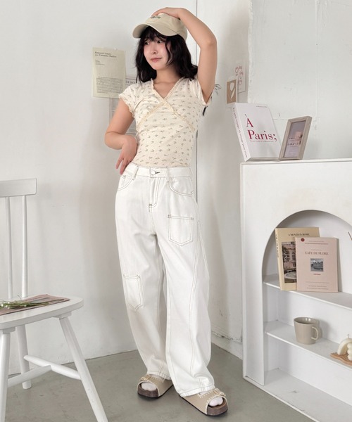 SOLLON.(ソルロン)の「花柄フリルVネックミニTシャツ(Tシャツ/カットソー・レディース・オフホワイト/アイボリー/ホワイト/ピンク・FREE)」の9枚目の写真