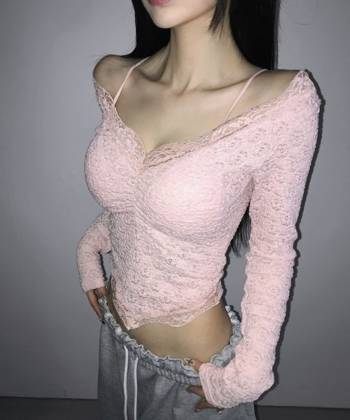 THEAIRTOWN(ジエアタウン)の「daisy slimmer scarf top(Tシャツ/カットソー・レディース・ブラック/ホワイト/ピンク・FREE)」の3枚目の写真