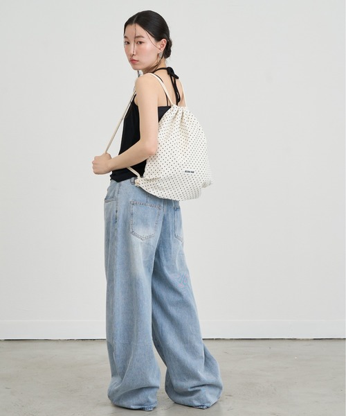 NUJOH(ヌゾ)の「Dot Drawstring Purse Bag / ドットドローストリング巾着バッグ(バックパック/リュック・レディース・ホワイト/ブラック・FREE)」の8枚目の写真