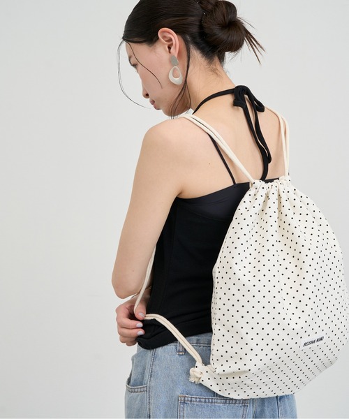 NUJOH(ヌゾ)の「Dot Drawstring Purse Bag / ドットドローストリング巾着バッグ(バックパック/リュック・レディース・ホワイト/ブラック・FREE)」の5枚目の写真
