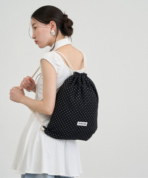 NUJOH(ヌゾ)の「Dot Drawstring Purse Bag / ドットドローストリング巾着バッグ(バックパック/リュック・レディース・ホワイト/ブラック・FREE)」の14枚目の写真