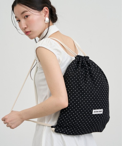NUJOH(ヌゾ)の「Dot Drawstring Purse Bag / ドットドローストリング巾着バッグ(バックパック/リュック・レディース・ホワイト/ブラック・FREE)」の12枚目の写真