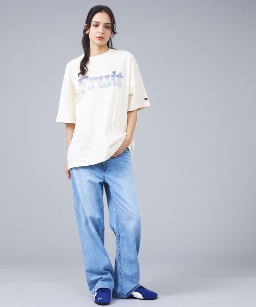 FRUIT OF THE LOOM(フルーツオブザルーム)の「【FRUIT OF THE LOOM/フルーツ・オブ・ザ・ルーム】FRUITロゴTシャツ/半袖/スラブ天竺【WEB限定】(Tシャツ/カットソー・メンズ・チャコールグレー/アイボリー/サックスブルー・L/M)」の5枚目の写真