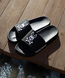 Psycho Bunny（サイコバニー）の「エンボスネオンカラーロゴ シャワーサンダル（サンダル）」