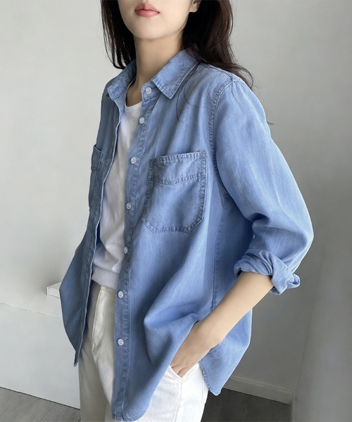 ReRe(リリ)の「シンプルデニムシャツ(シャツ/ブラウス・レディース・ダークブルー/ライトブルー・LARGE/MEDIUM)」の16枚目の写真