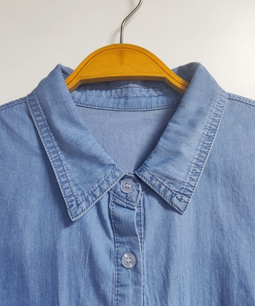 ReRe(リリ)の「シンプルデニムシャツ(シャツ/ブラウス・レディース・ダークブルー/ライトブルー・LARGE/MEDIUM)」の14枚目の写真