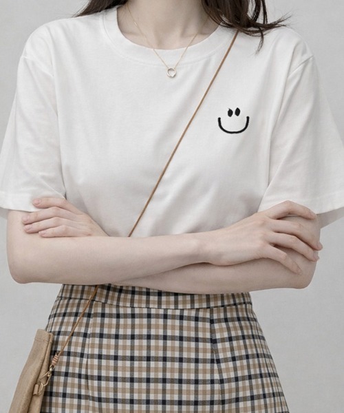 SallyLunn(サリーラン)の「【デイリーに活躍】ワンポイントプリントTシャツ(Tシャツ/カットソー・レディース・ホワイト系その他2/ホワイト系その他・MEDIUM/LARGE)」の6枚目の写真