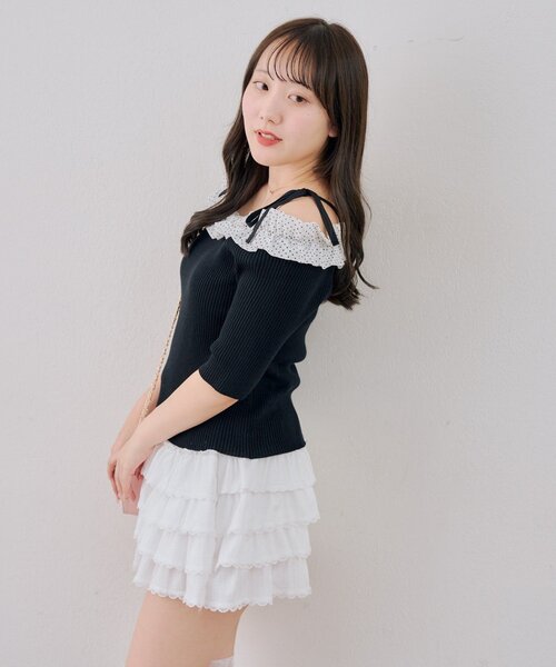 continuer de NICE CLAUP（コンティニューデナイスクラップ）の「オフショルフリルニットプルオーバー（ニット/セーター・レディース・アイボリー/グレー/ブラック/ネイビー・FREE）」の22枚目の写真