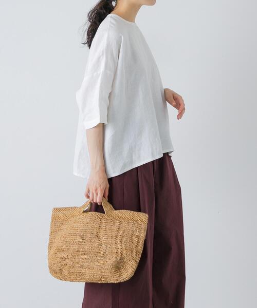 かぐれ(カグレ)の「リネンクルーネック半袖シャツ(シャツ/ブラウス・レディース・オフホワイト/ブラック/ロイヤルブルー・FREE)」の1枚目の写真