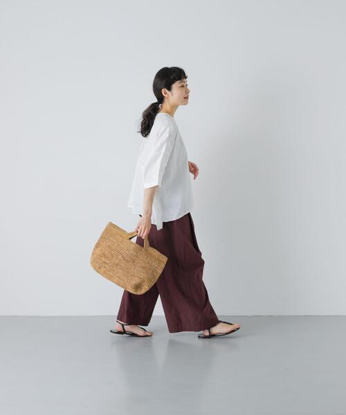 かぐれ(カグレ)の「リネンクルーネック半袖シャツ(シャツ/ブラウス・レディース・オフホワイト/ブラック/ロイヤルブルー・FREE)」の18枚目の写真
