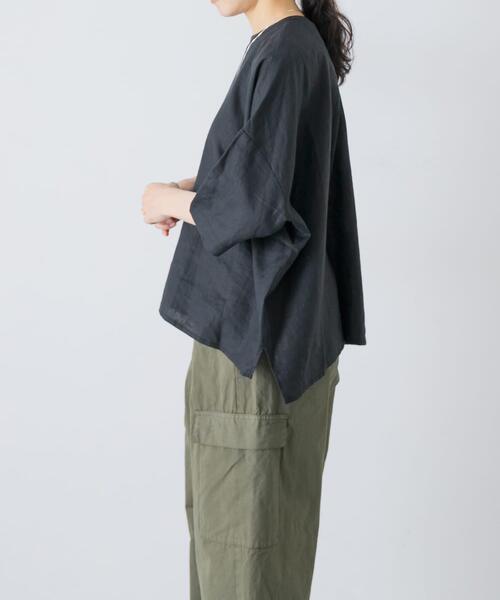 かぐれ(カグレ)の「リネンクルーネック半袖シャツ(シャツ/ブラウス・レディース・オフホワイト/ブラック/ロイヤルブルー・FREE)」の9枚目の写真