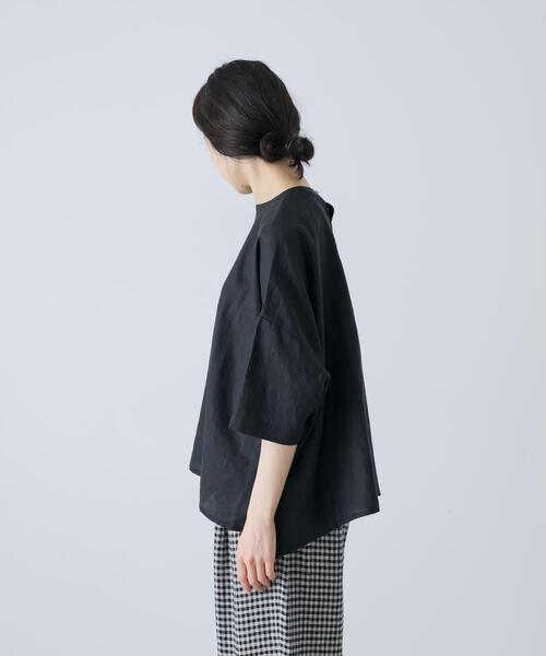 かぐれ(カグレ)の「リネンクルーネック半袖シャツ(シャツ/ブラウス・レディース・オフホワイト/ブラック/ロイヤルブルー・FREE)」の7枚目の写真